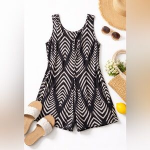 Emery Rose Black & Beige Chevron Sleeveless Shorts Romper Size 0XL